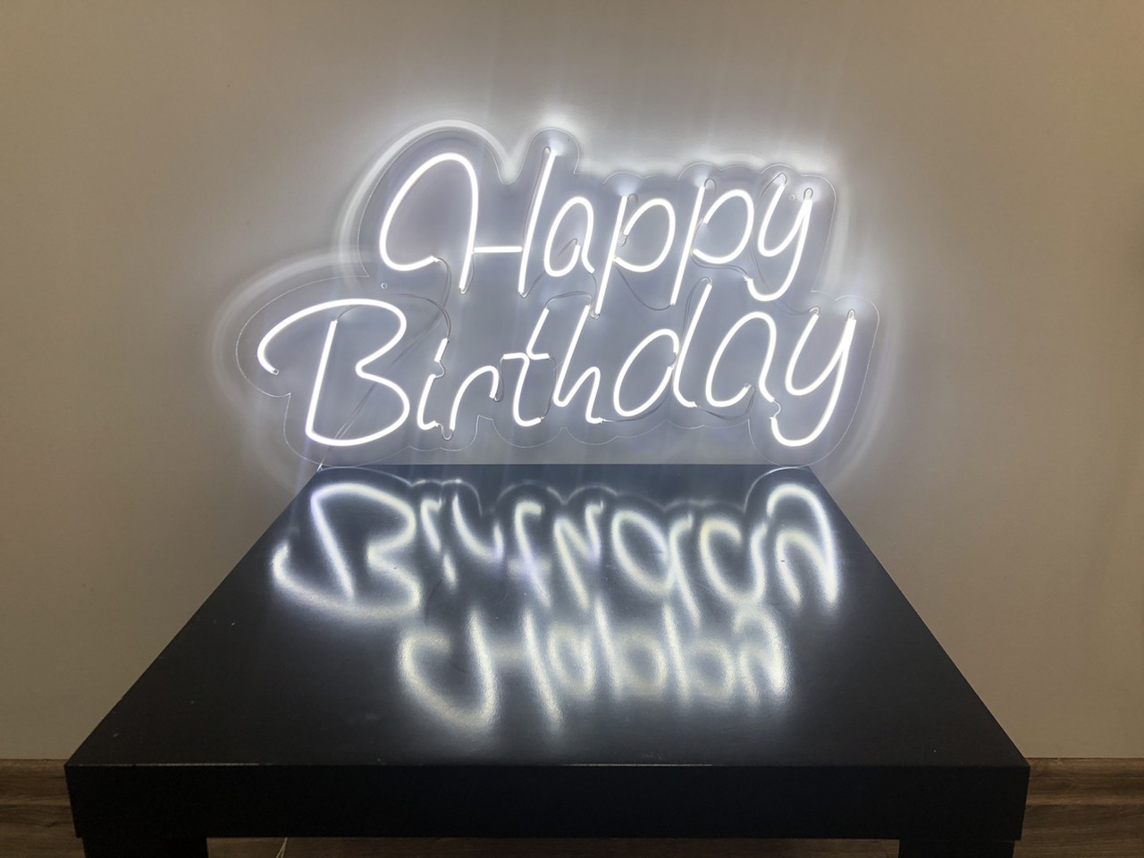 Напис неоном Happy Birthday на акриловій основі (холодний неон)