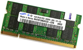 Оперативна пам'ять для ноутбука Samsung SODIMM DDR2 1Gb 667MHz 5300s 2R8 CL5 (M470T2953EZ3-CE6) Б/У