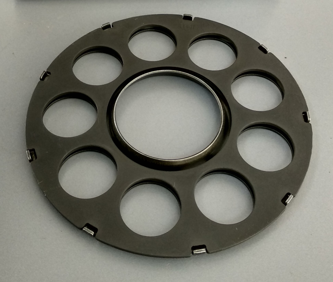 0816207 Пластина притискна гідромотора повороту Kawasaki M5X180 (гідромотор Hitachi 4621174 / 4616985), фото 1