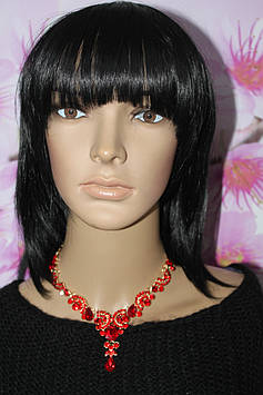 Стильний вечірній набір кольє і сережки золотистий з червоними каменями