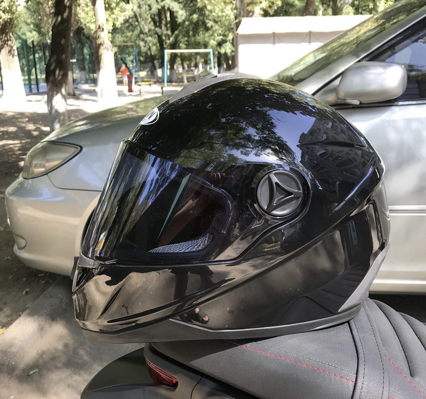 Мотошолом Fxw Hf 122 чорний глянець