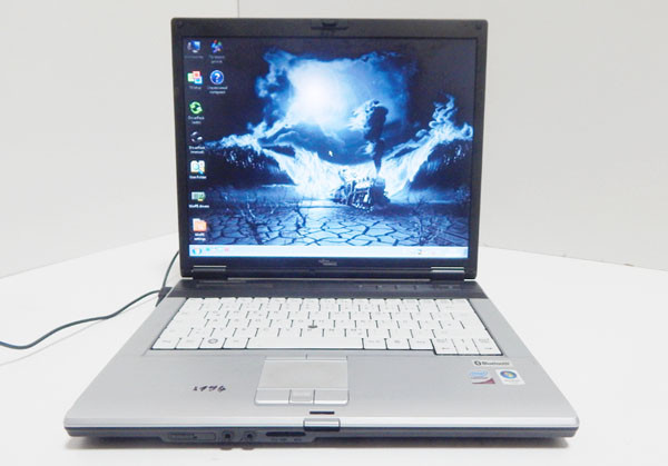 Ноутбук Fujitsu-Siemens Lifebook E8310 15.4" SXGA+/ Core 2 Duo T9300 (2.5GHz) / 4GB / 160GB /Intel GMA X3100 /