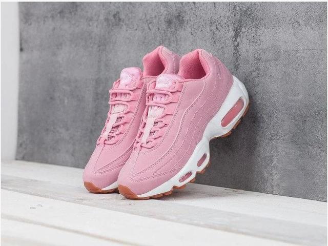 Жіночі Nike Air Max 95 в рожевому кольорі фото