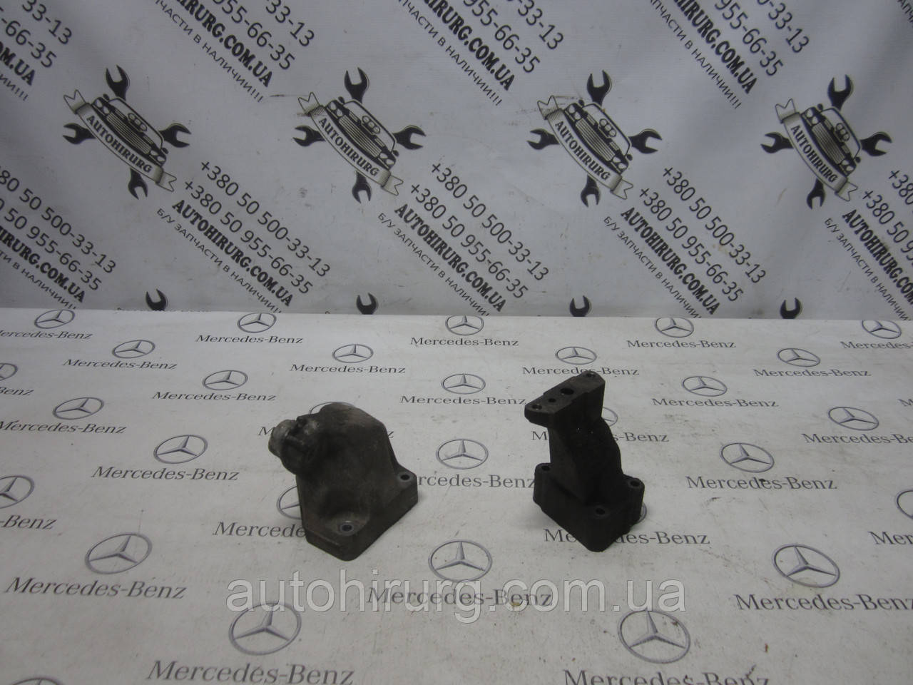 Кронштейн (лапа) двигуна mercedes-benz w251 r-class (A6422230204 / A6422230304)