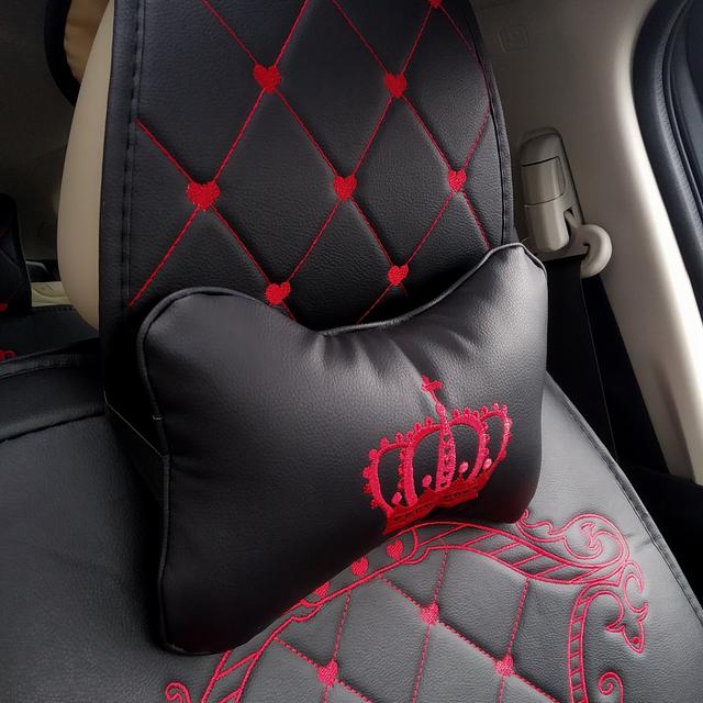 Комплект авточехлов из экокожи с вышивкой "Корона"