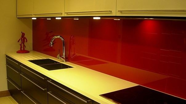 Кухонний фартух фарбований червоний купити в Новомосковську