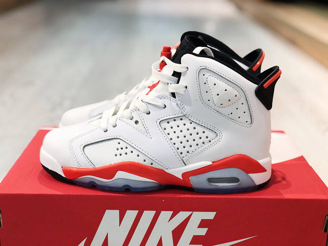 Купить Кроссовки женские Nike Air Jordan 6 High (Размер:37), цена 1650 ...