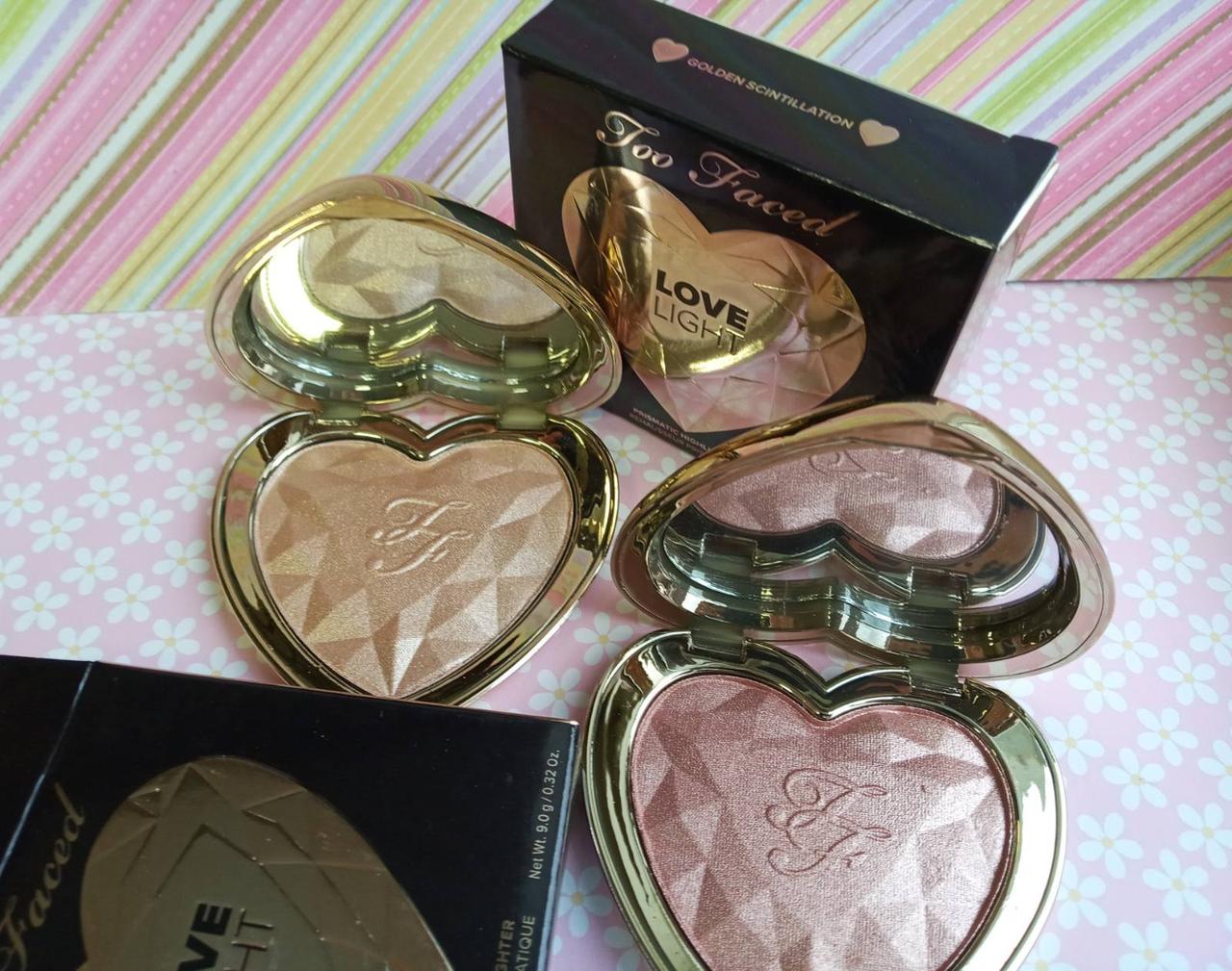 Хайлайтер Too Faced Love Light Prismatic Highlighter Палітра А - фото 7 - id-p843307546