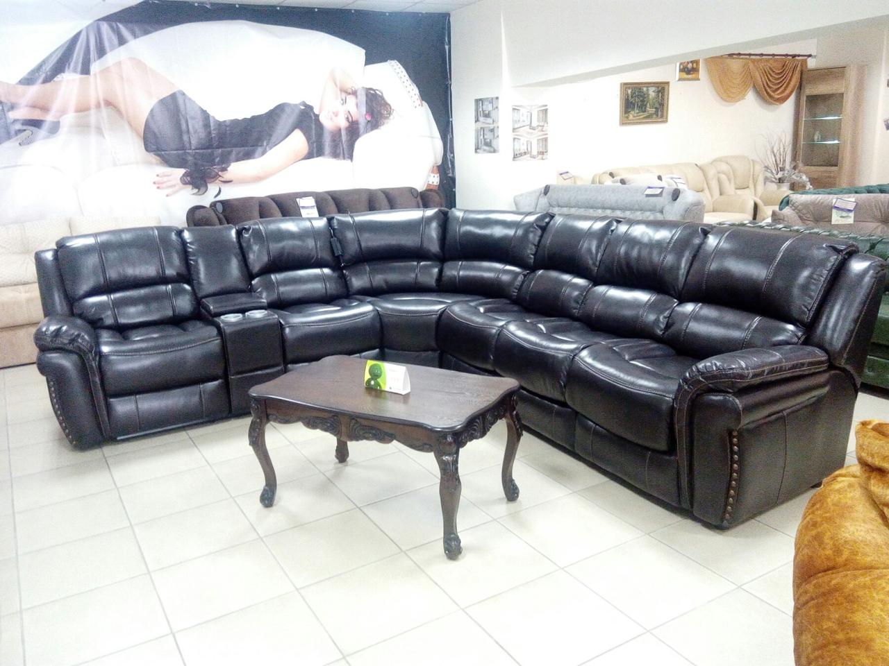 Угловой диван из натуральной кожи с двумя электрическими реклайнерами и ...