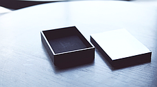 VISUAL BOX (Gimmicks and Online Instructions) by Smagic Productions, фото 3