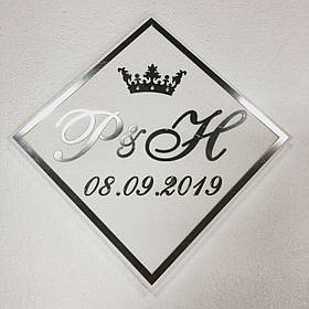 Весільна монограма з ініціалами, короною та датою з дзеркального пластику на пінопластовій основі