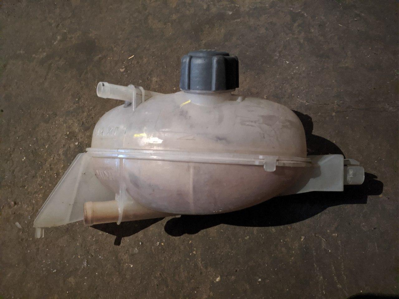 Бачок розширювальний Renault Master, Opel Movano 2.3, 2010-, 217100015R (Б/У), фото 1