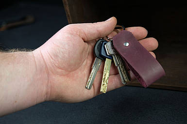 Брелок №2 "Петелька" з натуральної шкіри колір Бордо