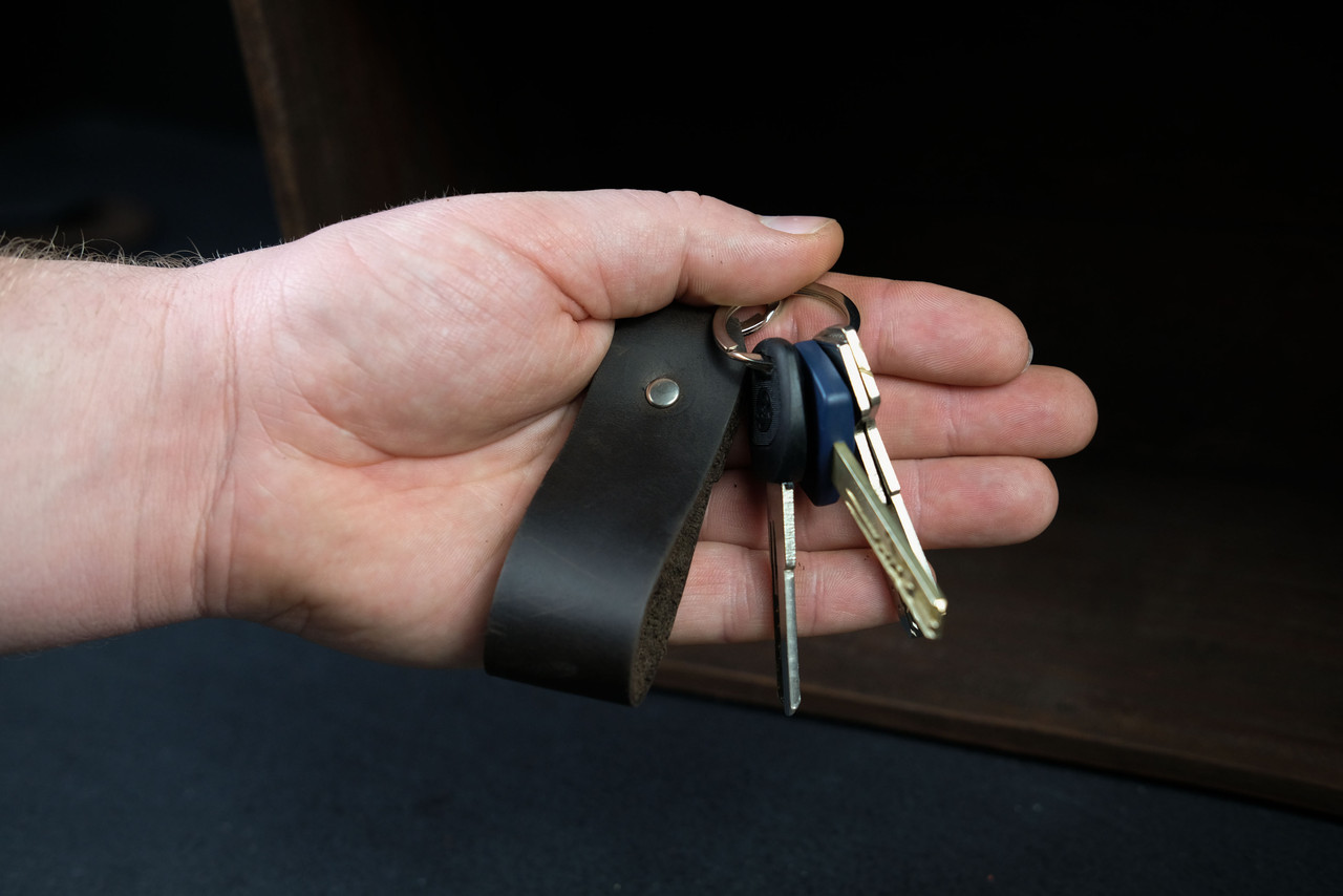 Брелок №2 "Петелька" з натуральної шкіри колір Шоколад