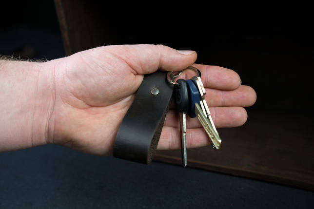 Брелок №2 "Петелька" з натуральної шкіри колір Шоколад, фото 1