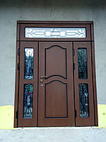 Двері вхідні металеві з полімерними накладками нестандартних розмірів.