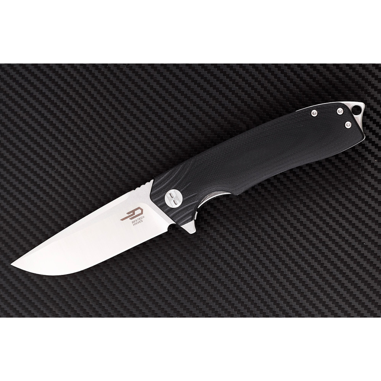 Ніж складаний LION від Bestech Knives відомі міцність і здатність довго зберігати гостроту ріжучої кромки