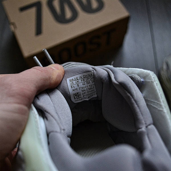 Adidas cn yeezy online