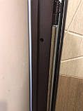 Двері вхідні металеві для квартири Магда 334/2 горіх темний моренний, фото 4