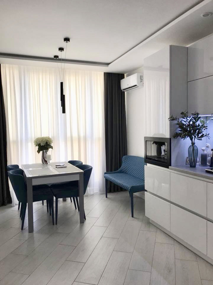 Столешница белая глянцевая в интерьере - 86 фото