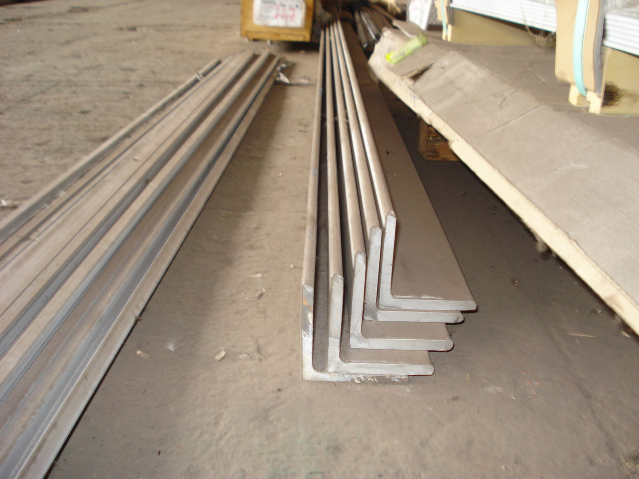 Пруток кутовий катаний 25Х25Х3, фото 1