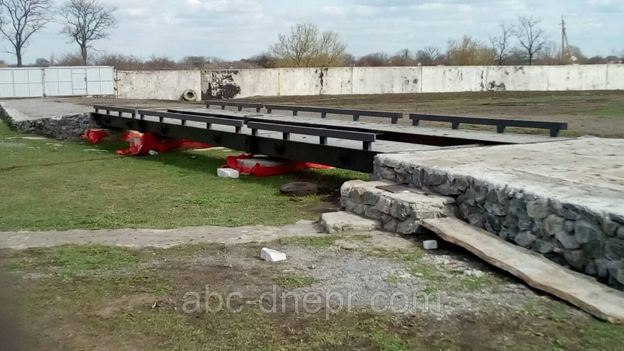 Автомобільні ваги колейного типу