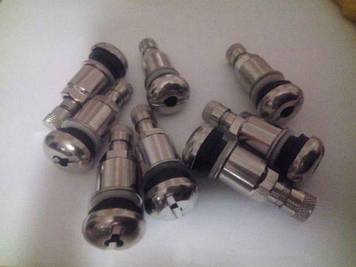 Вентиль на безкамерку Хром металевий