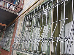 Кована решітка на вікна форми Луковиця арт.кр 42