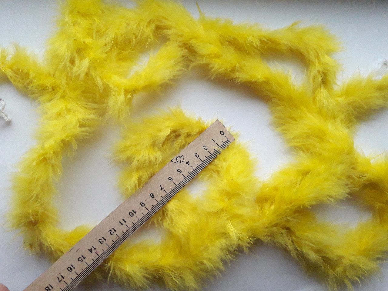 Пух на тасьмі 1,8 м 14грам яскравий жовтий