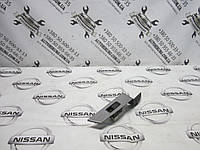 Кнопка заднего правого стеклоподъемника Nissan Murano Z50