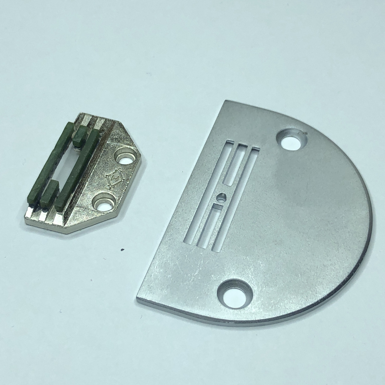 Набір голка пластина з гумовими зубцями 147150 W CH; 149057 R