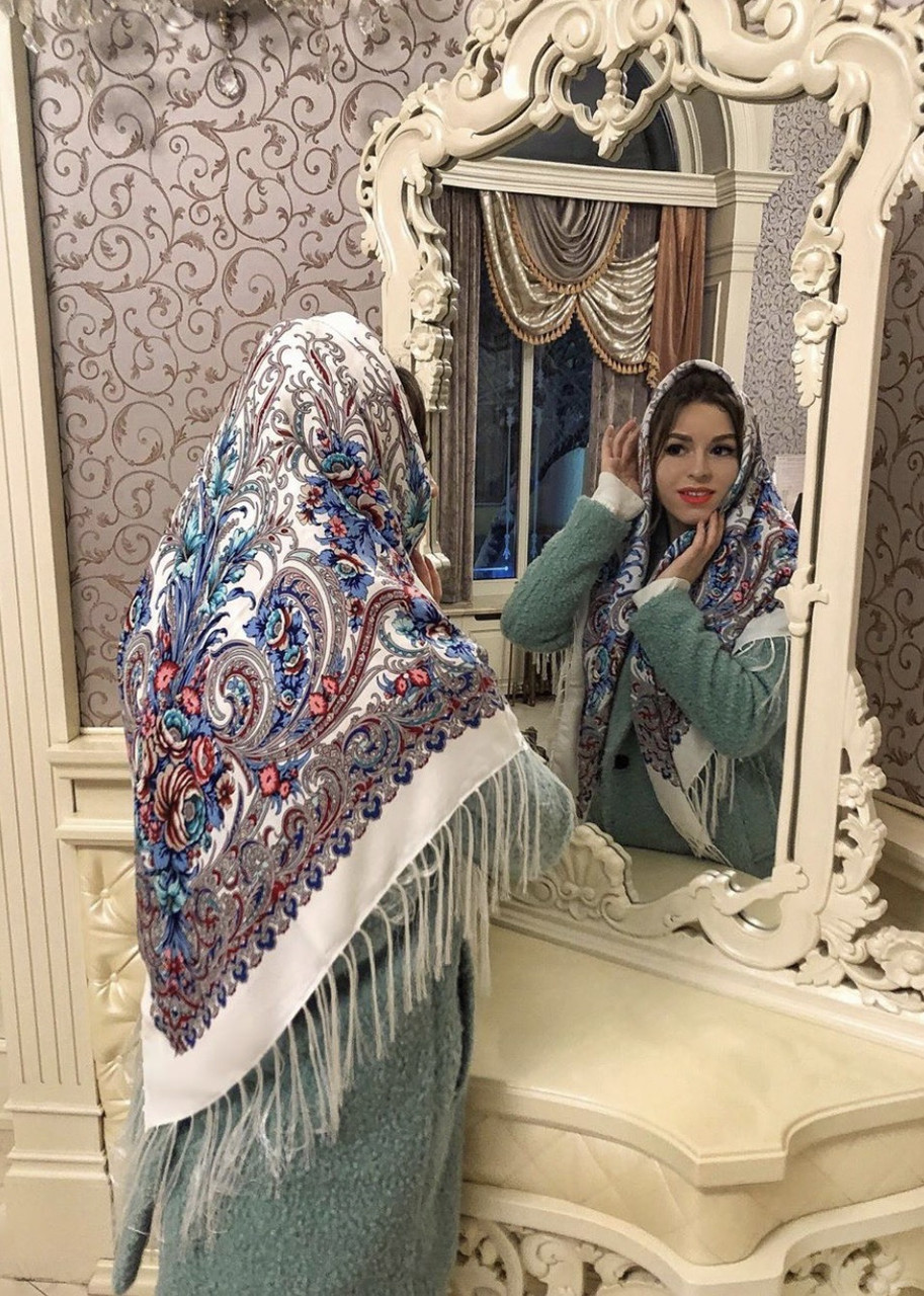 Павлопосадский белый платок Изысканная