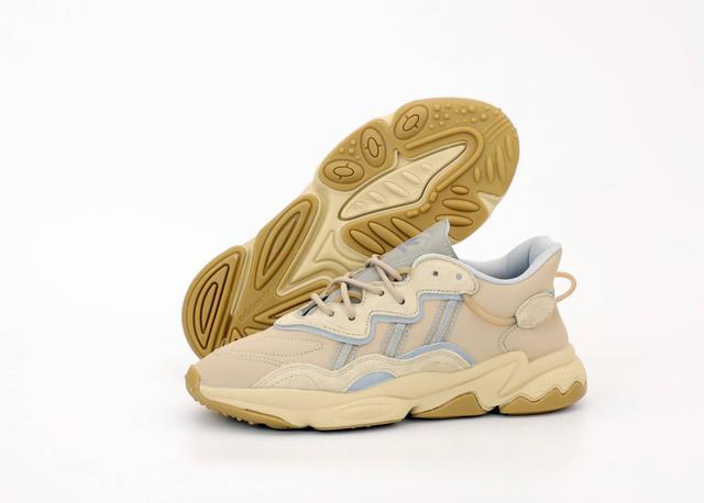 Женские кроссовки Adidas Ozweego Женские кроссовки Adidas Ozweego фото