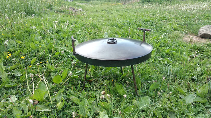 Сковорода из диска бороны 40см с отверстием посередине с ножками для ...