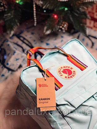 Рюкзак канкен жіночий Fjallraven Kanken Rainbow 16л блакитний з різнокольоровими (райдужними) ручками, фото 3