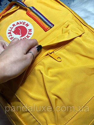 Рюкзак жіночий канкен Fjallraven Kanken Rainbow 16л жовтий з різнокольоровими (райдужними) ручками, фото 3