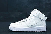 Кросівки жіночі Nike Air Force зимові шкіряні високі найк на шнурівці білого кольору , ТОП-репліка, фото 1