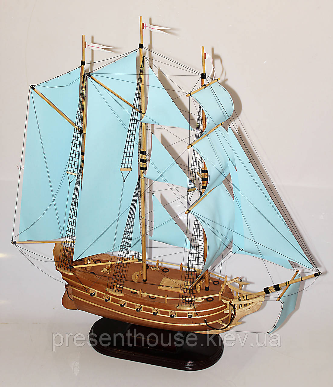 Корабель з блакитними вітрилами, фото 1