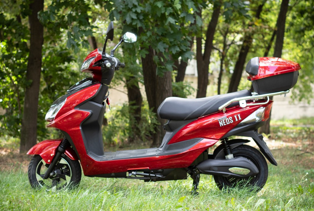 Електроскутер Maxxter Neos II (red)