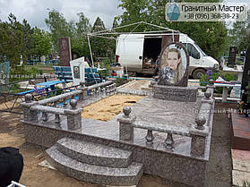 Гранитный комплекс молодой девушке из гранита и мрамора. Донецкая обл., г. Угледар 2