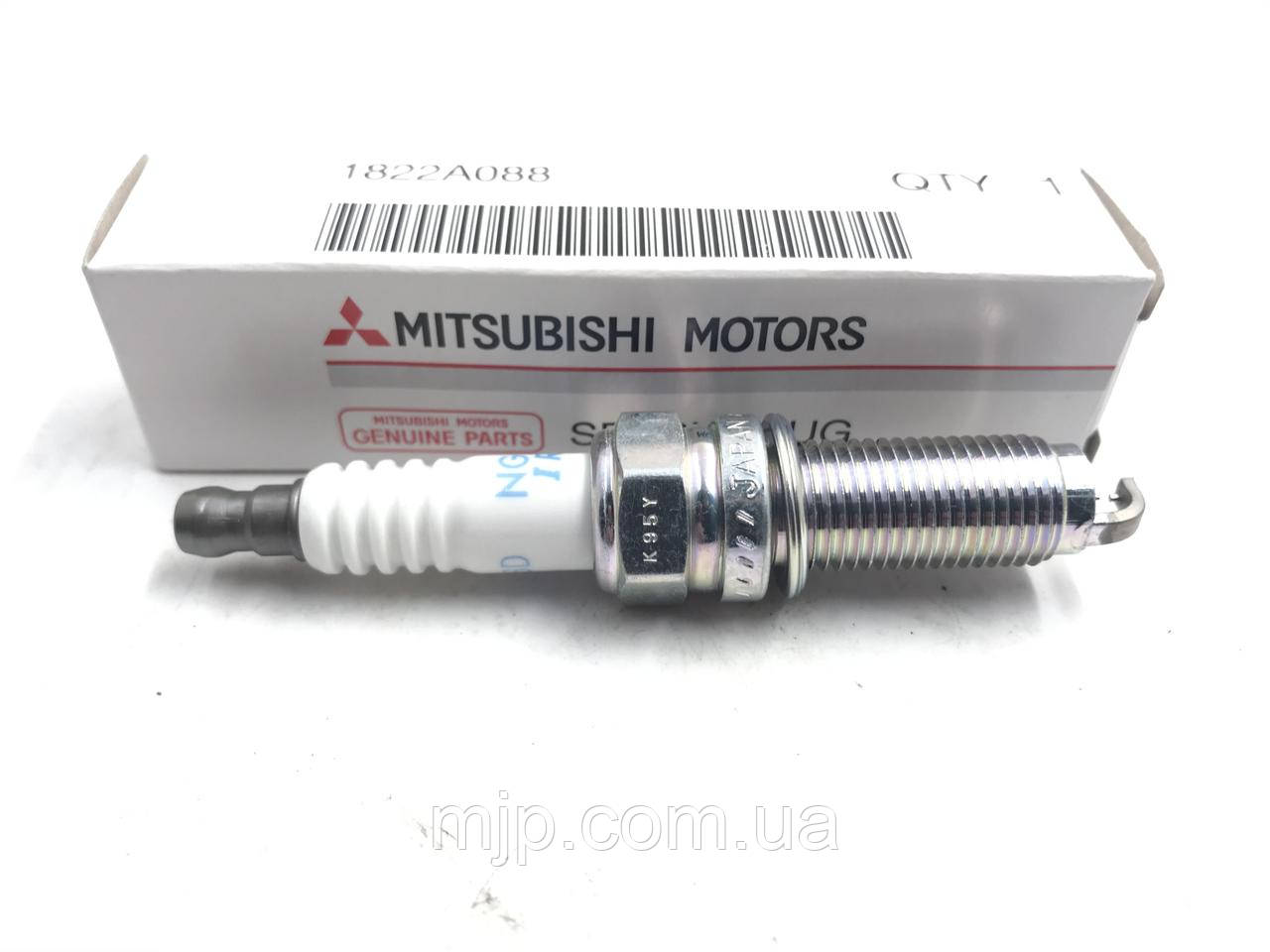 Оригінальна іридієва свічка запалювання 1822A088, фото 1