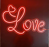Червоний неоновий напис Love з сердечком на акриловій підоснові Manific Decor, фото 3