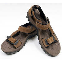 Сандалі та шльопанці