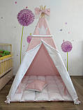Вігвам для дівчинки, індивідуальний набір із м'яким килимком подушечками Пудрово-білий із помпонами, фото 3