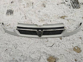 Решітка радіатора Opel Vivaro 2001-2006, 8200044885 (Б/У)