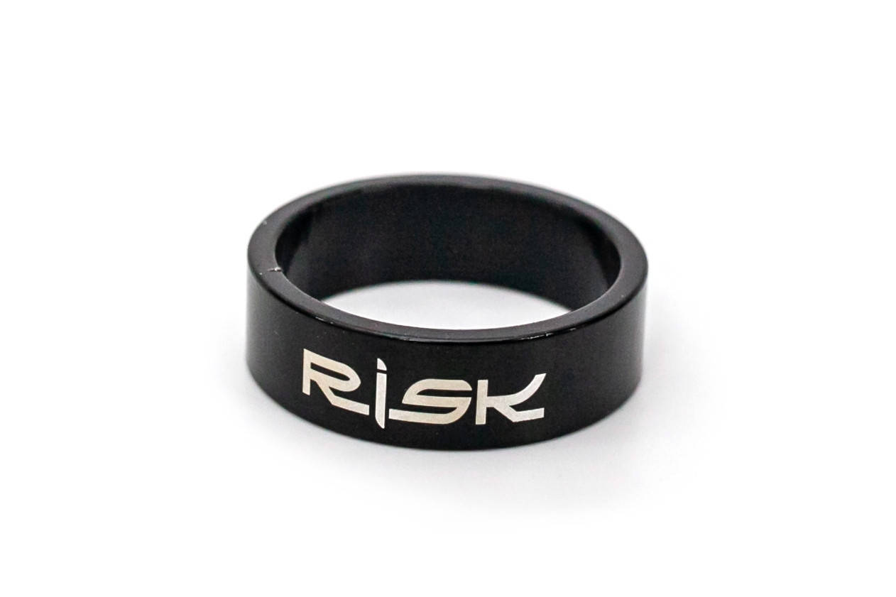 

Проставочное кольцо 1-1/8" 10mm RISK для рулевой колонки (черн.)