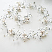 Весільна довга гілочка з трояндами з полімерної глини, перлами та бісером
