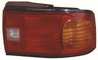 Фонарь правый Mazda 323 -94 C SDN рифленое стекло (DEPO). 216-1939R-UE