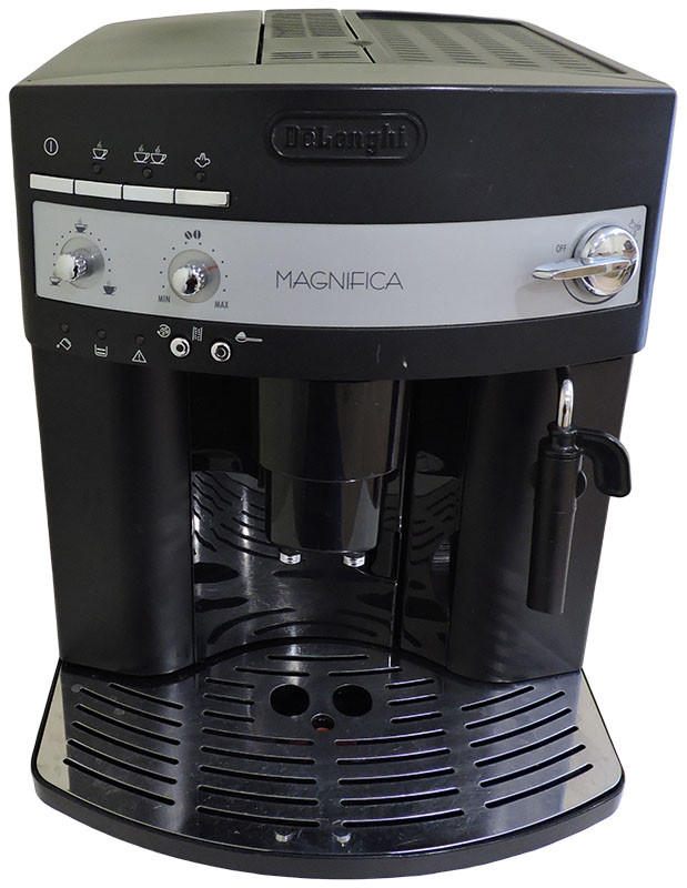 Кофемашина Б/У Delonghi Magnifica ESAM 3000, черная, в идеальном состоянии - фото 1 - id-p550532629