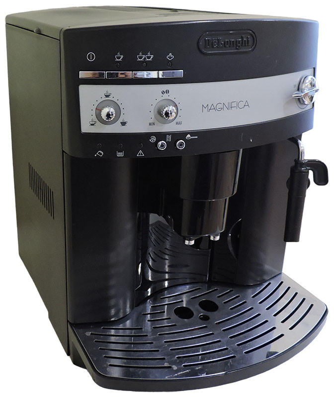 Кофемашина Б/У Delonghi Magnifica ESAM 3000, черная, в идеальном состоянии - фото 2 - id-p550532629